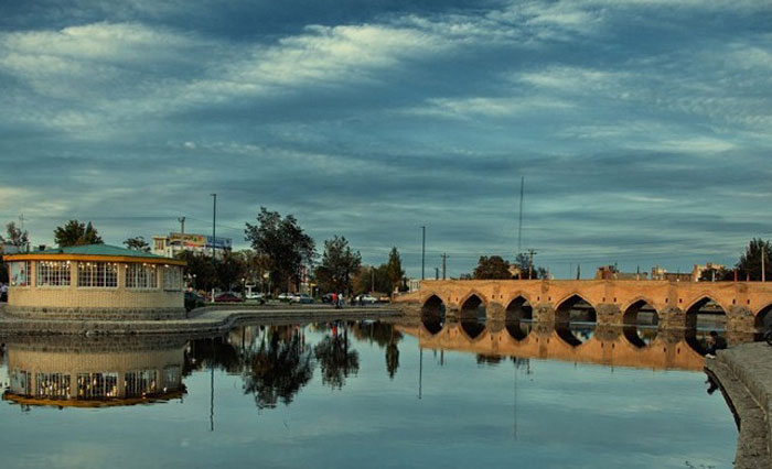 پل هفت چشمه