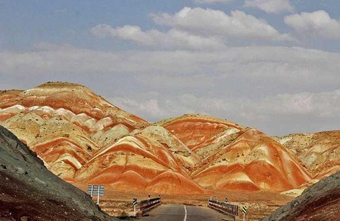 تپه های آلاداغ لار