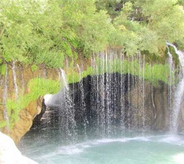 آبشار آب ملخ