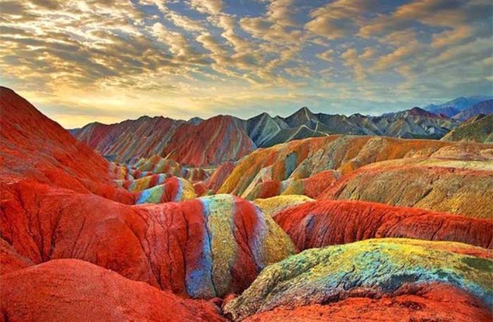 تپه های آلاداغ لار