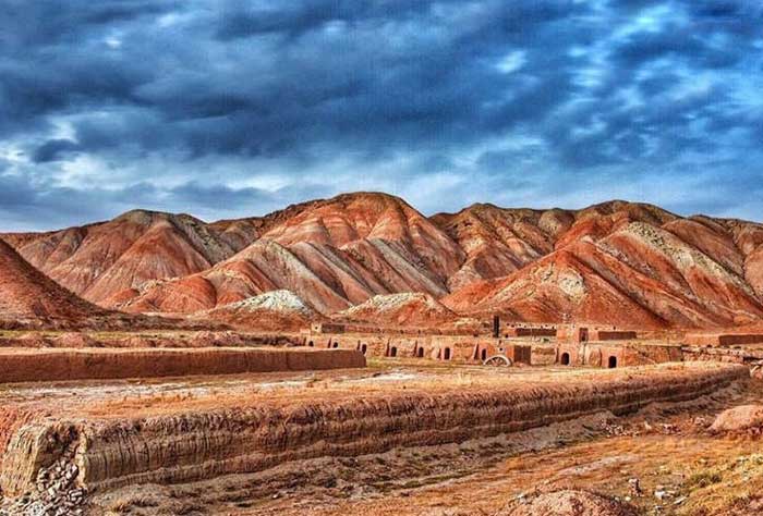 تپه های آلاداغ لار