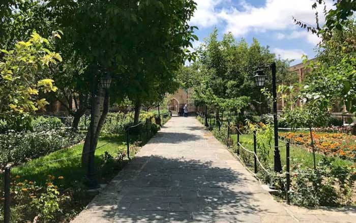 بقعه شیخ صفی کجاست؟