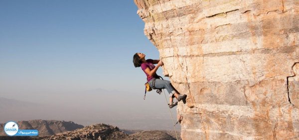 mountain-climber-cliff-rock4