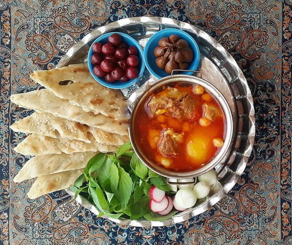 آبگوشت قنبید یا کلم قمری